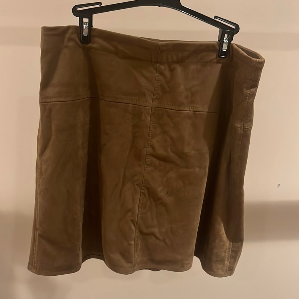 Sophie Max tan skirt